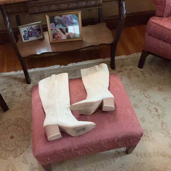 Crown Vintage Sila Embroidered Western Boots in White Sz 7 EUC - Picture 11 of 15